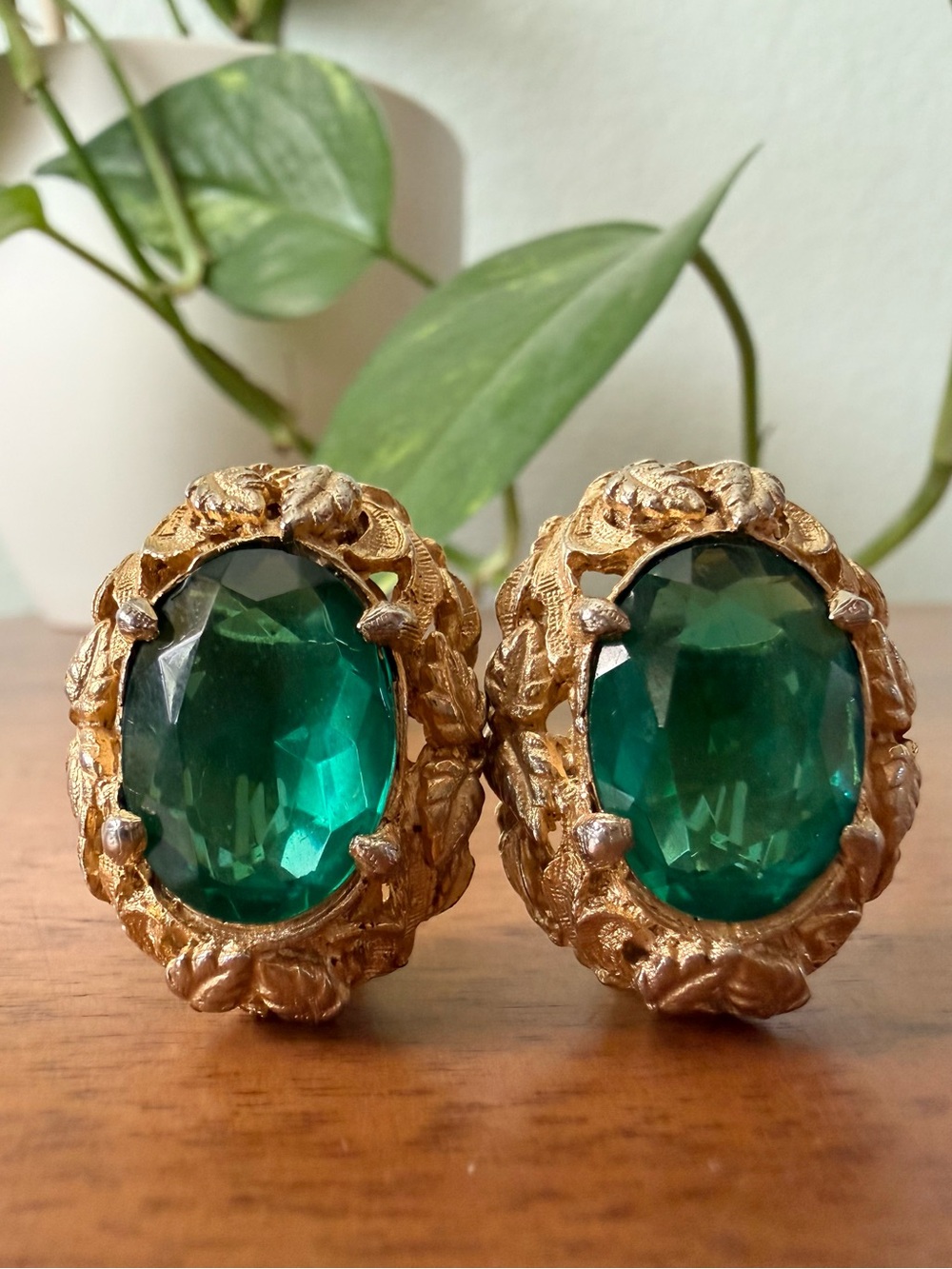 Vintage Goldtone Large Oval Faceted Emerald Green Glass Stone Clip On Earrings